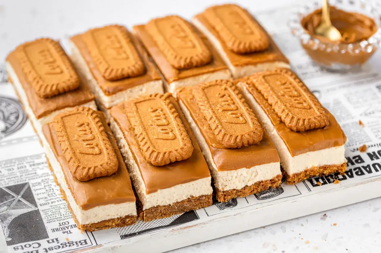 Deliziosi dolci da fare in 5 minuti senza cottura, con biscotti Lotus e crema. Perfetti per una pausa golosa e veloce.