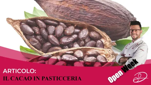 Cacao in pasticceria: chicchi scuri e profumati, pronti per creare dolci con cacao zuccherato. Un pasticcere sorride.